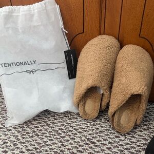 INTENTIONALLY BLANK Camel Fuzzy Footwear